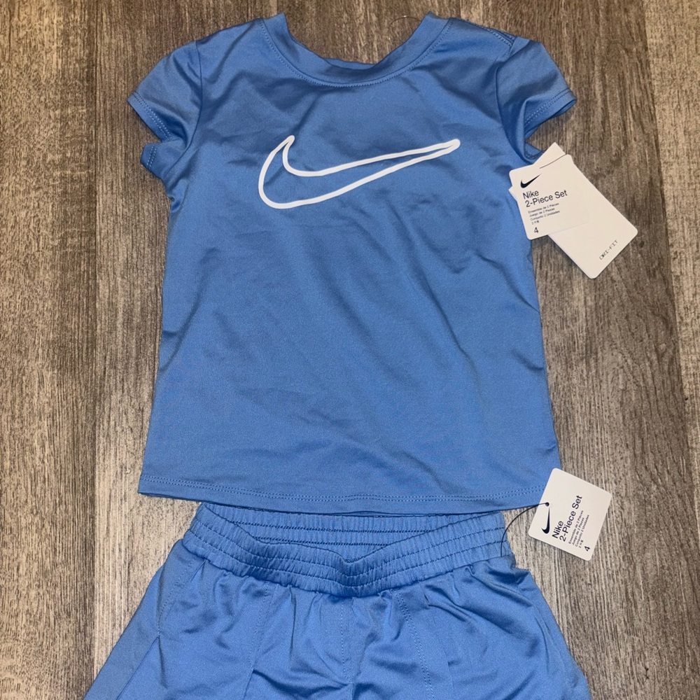 Nike Kids Set in Vibrant Blue